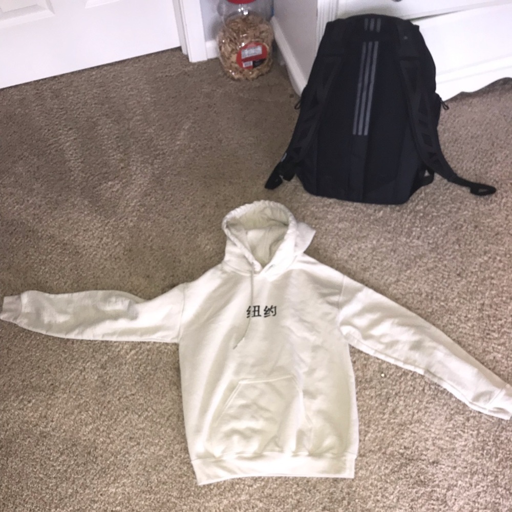 Sweatshirt